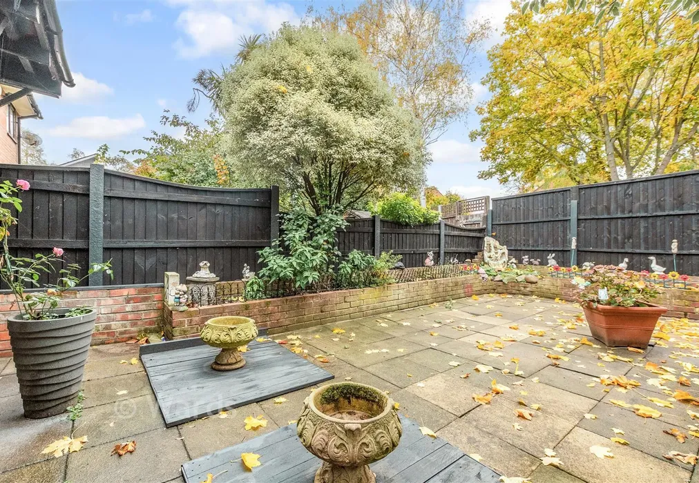 Rear Garden - Ormesby Close, London - Wards of Kent