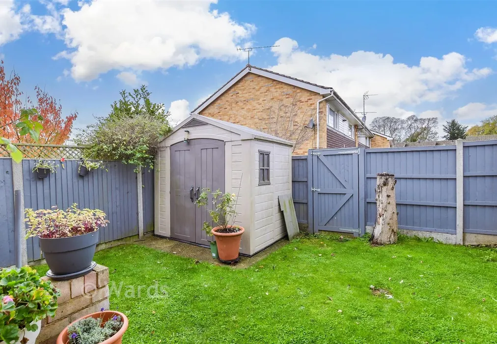 Rear Garden - Merton Road, Bearsted, Maidstone, Kent - Wards of Kent