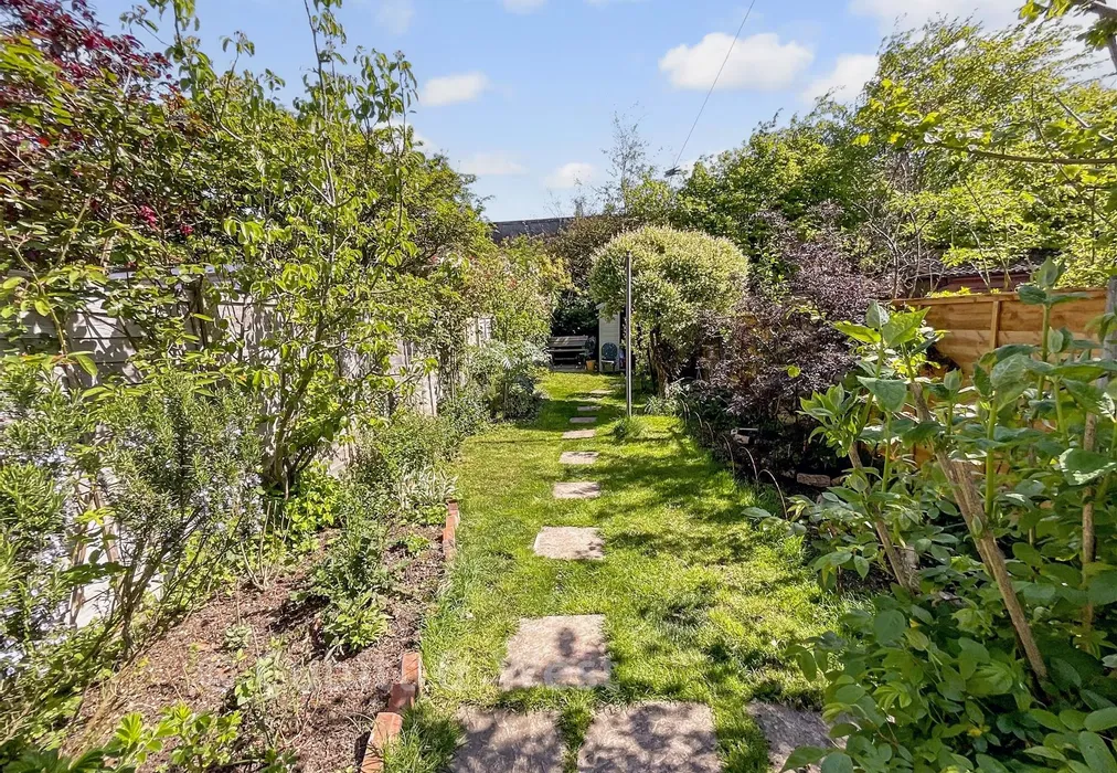 Rear Garden - New Road, Ridgewood, Uckfield, East Sussex - Wards of Kent