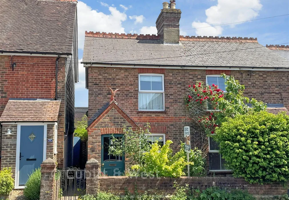 Front - New Road, Ridgewood, Uckfield, East Sussex - Wards of Kent