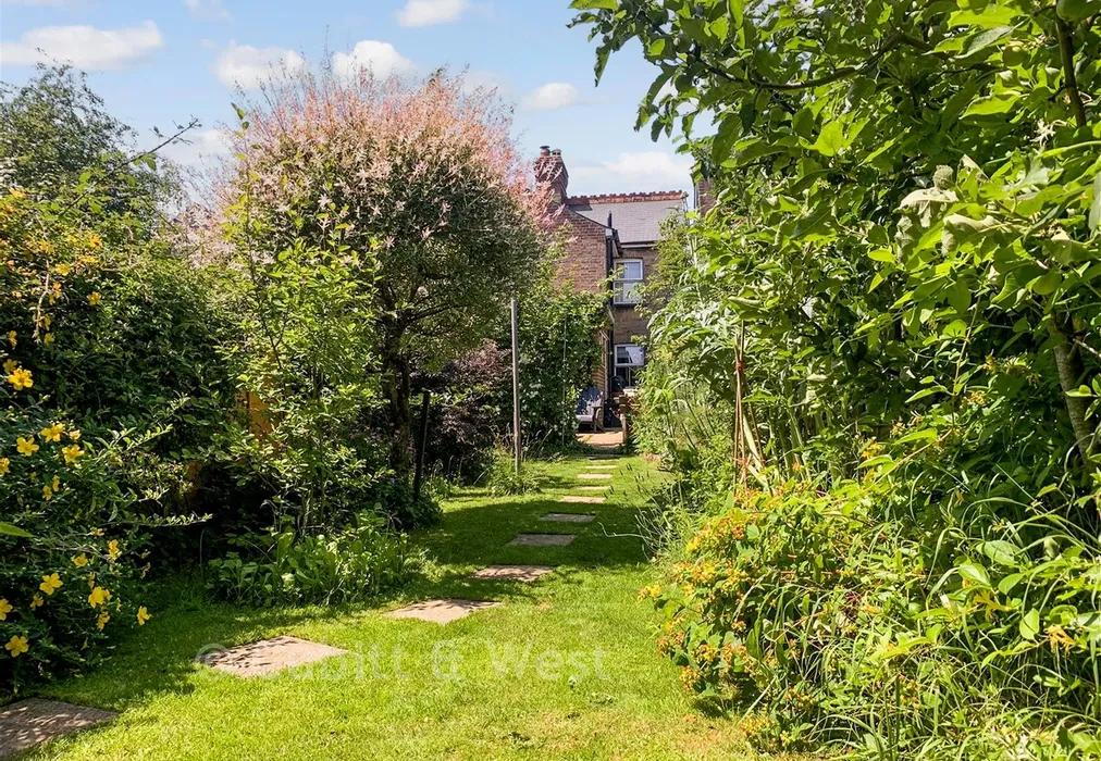 Rear Garden - New Road, Ridgewood, Uckfield, East Sussex - Wards of Kent