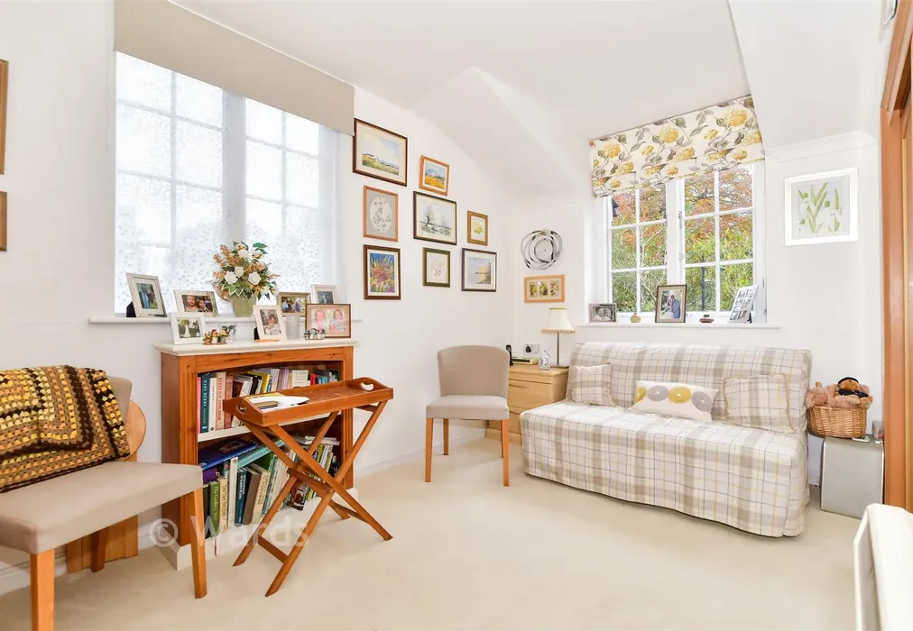 Bedroom 2 - Barham Mews, Teston, Maidstone, Kent - Wards of Kent