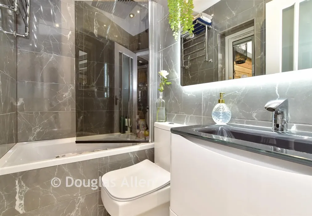 Bathroom - Elm Park Avenue, Hornchurch, Essex - Wards of Kent