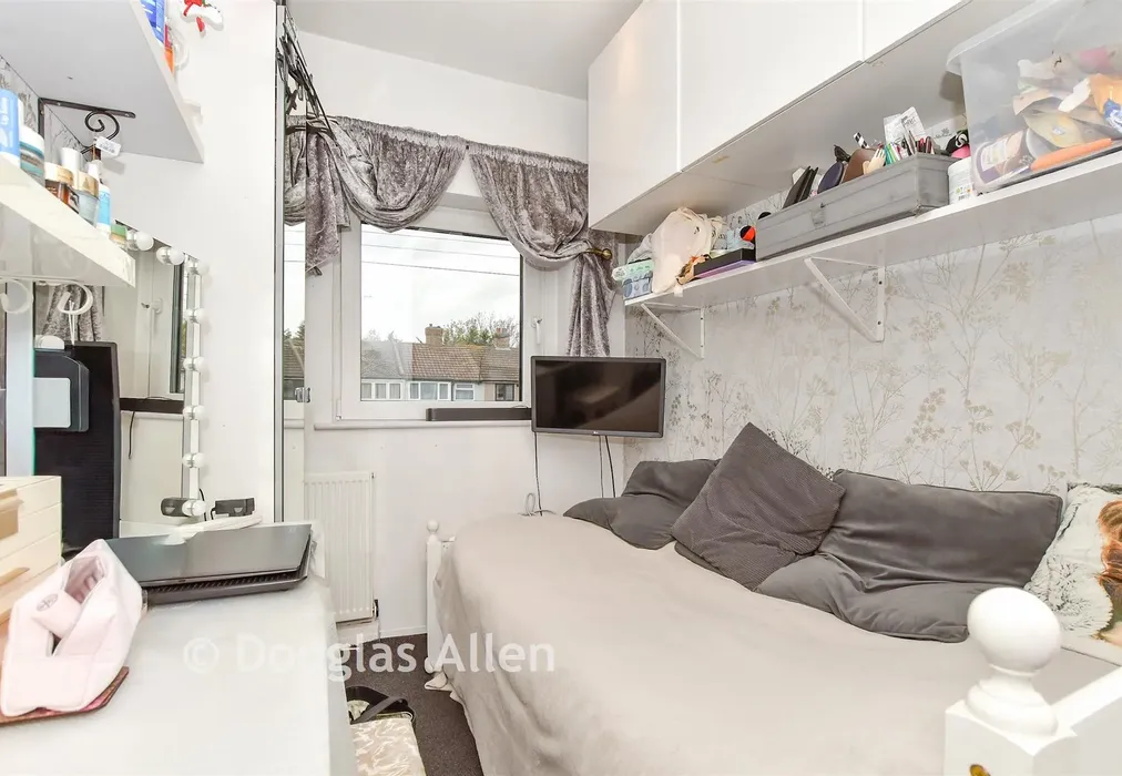 Bedroom 2 - Elm Park Avenue, Hornchurch, Essex - Wards of Kent