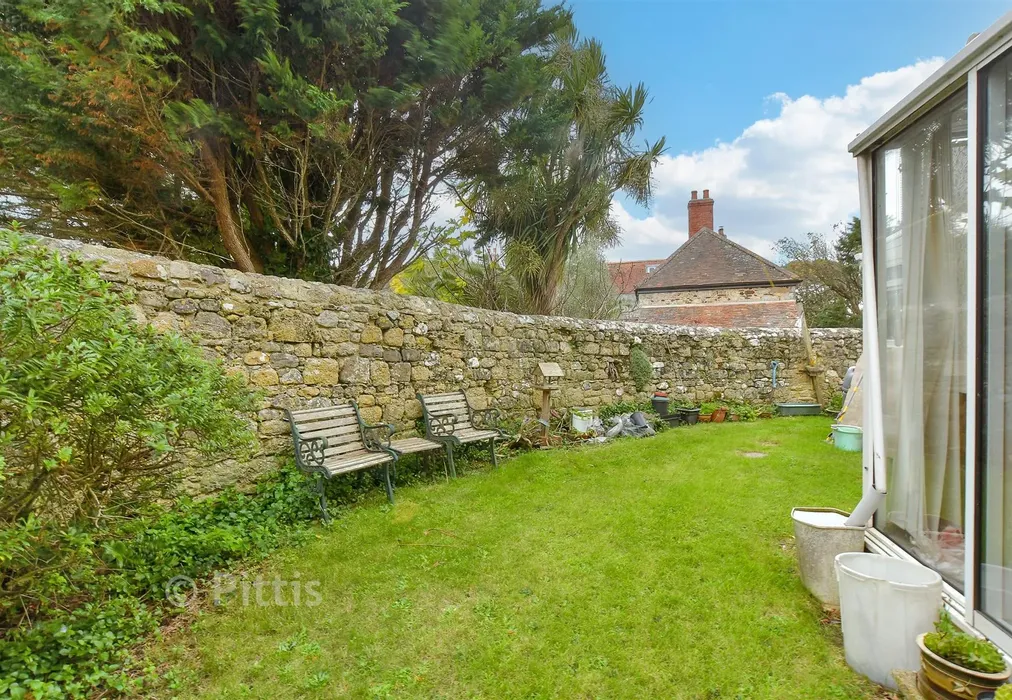 Rear Garden - Carpenters Lane, Brook, Newport, Isle of Wight - Wards of Kent