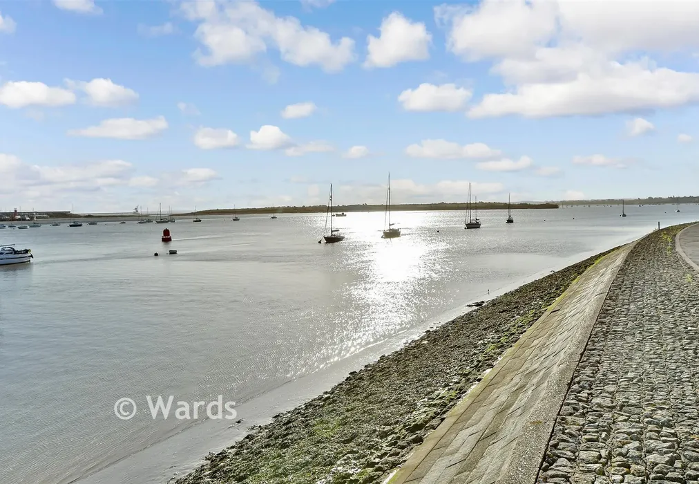 Surrounding Area - Dunlin Drive, St. Mary's Island, Chatham, Kent - Wards of Kent