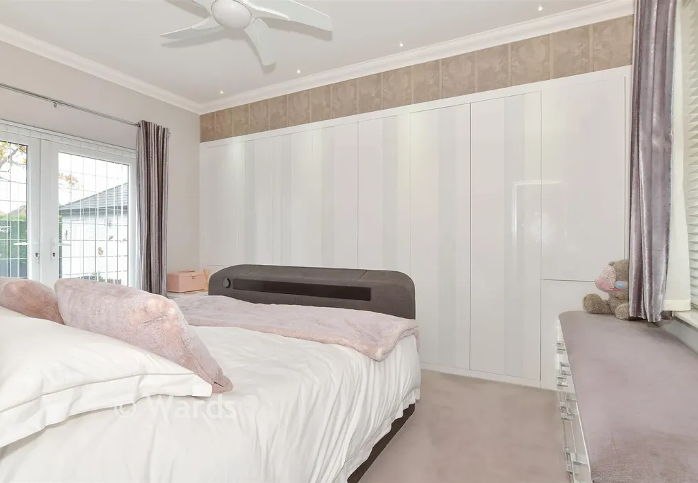 Bedroom 1 - Dillywood Lane, Higham, Rochester, Kent - Wards of Kent