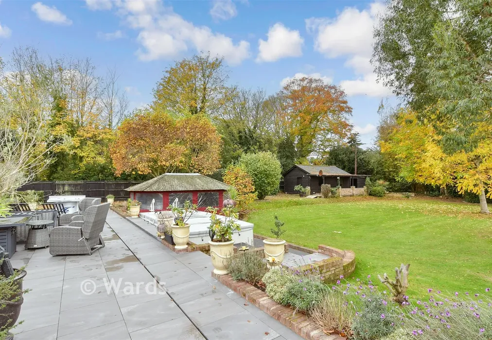 Rear Garden - Dillywood Lane, Higham, Rochester, Kent - Wards of Kent