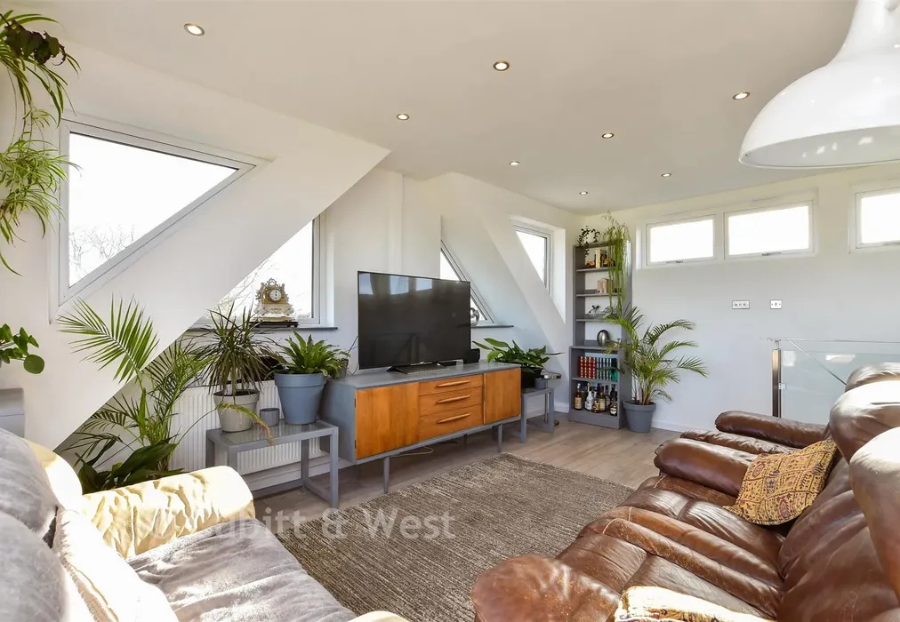 Lounge/Kitchen - Downsview Avenue, Woodingdean, Brighton, East Sussex - Wards of Kent