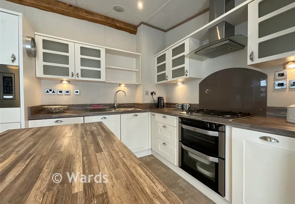 Kitchen - Laburnham Grove, Birchington, Birchington, Kent - Wards of Kent