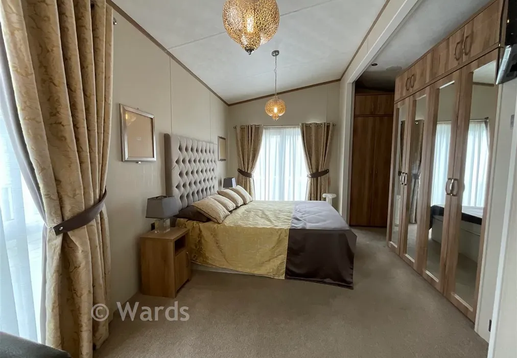 Bedroom 1 - Laburnham Grove, Birchington, Birchington, Kent - Wards of Kent