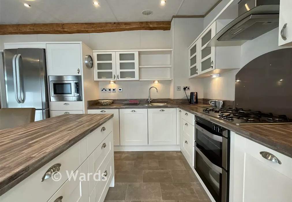 Kitchen - Laburnham Grove, Birchington, Birchington, Kent - Wards of Kent