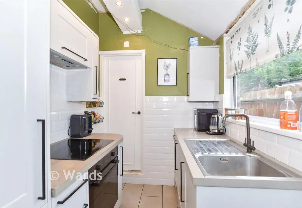 Kitchen - Western Road, Maidstone, Kent - Wards of Kent