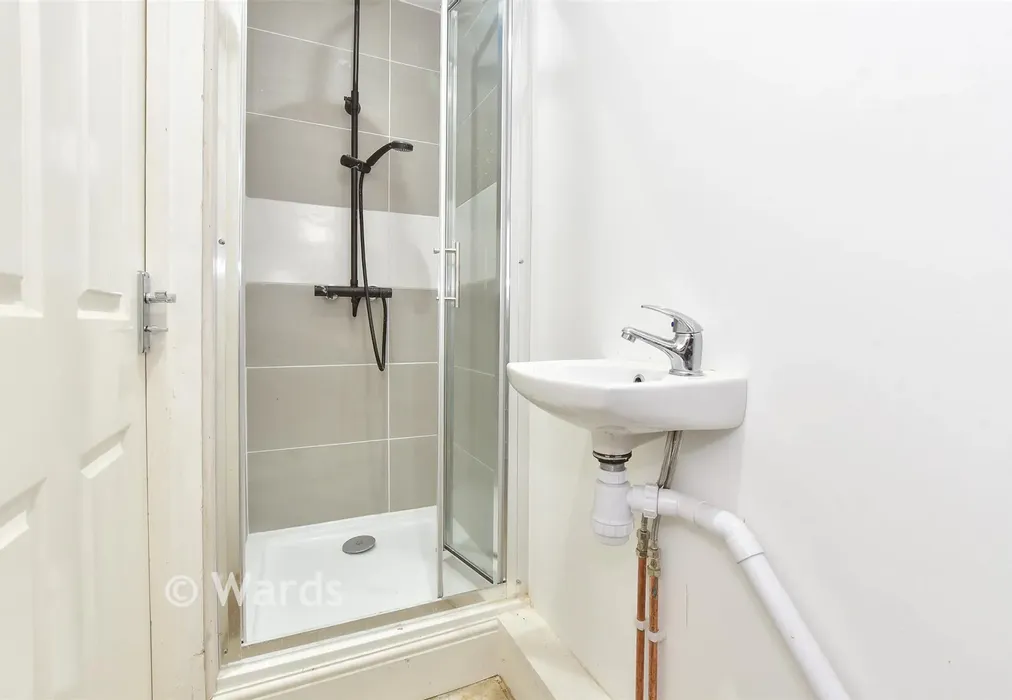 En-Suite - Addelam Close, Deal, Kent - Wards of Kent