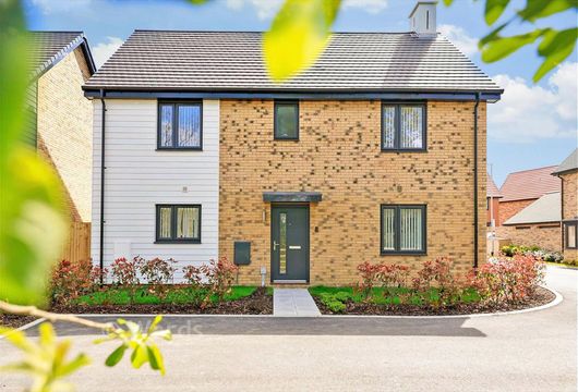 Ham Road, Faversham Lakes, Faversham, Kent - Wards of Kent