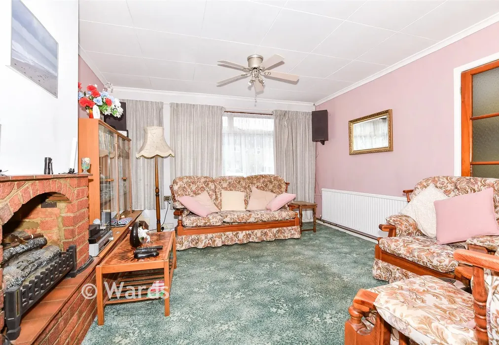 Lounge/Diner - Essex Road, Shepway, Maidstone, Kent - Wards of Kent