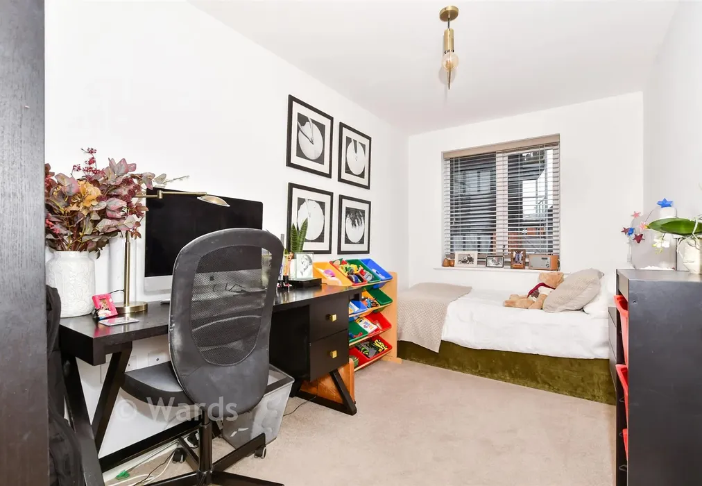 Bedroom 2 - Derby Drive, Leybourne, West Malling, Kent - Wards of Kent