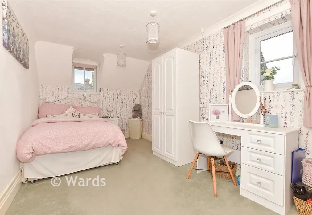 Bedroom - Middle Row, Faversham, Kent - Wards of Kent