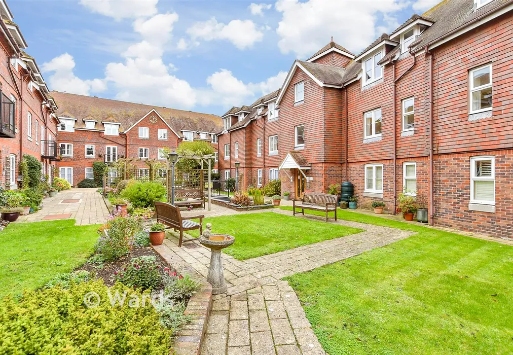 Communal Gardens - Middle Row, Faversham, Kent - Wards of Kent