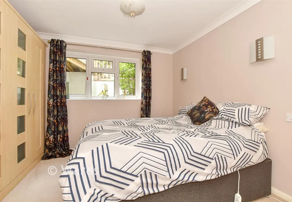Bedroom 2 - Valebrook Close, Folkestone, Kent - Wards of Kent