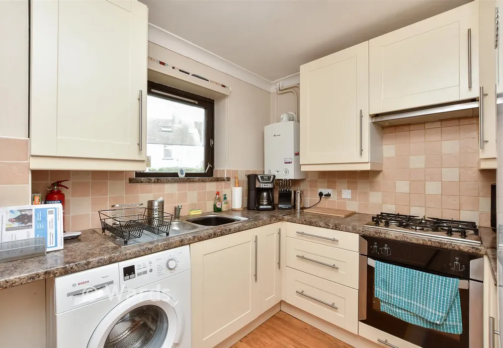 Kitchen - Shalmsford Street, Chartham, Canterbury, Kent - Wards of Kent