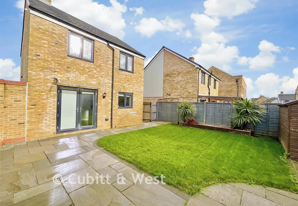 Rear Garden - Neal Crescent, Littlehampton, West Sussex - Wards of Kent
