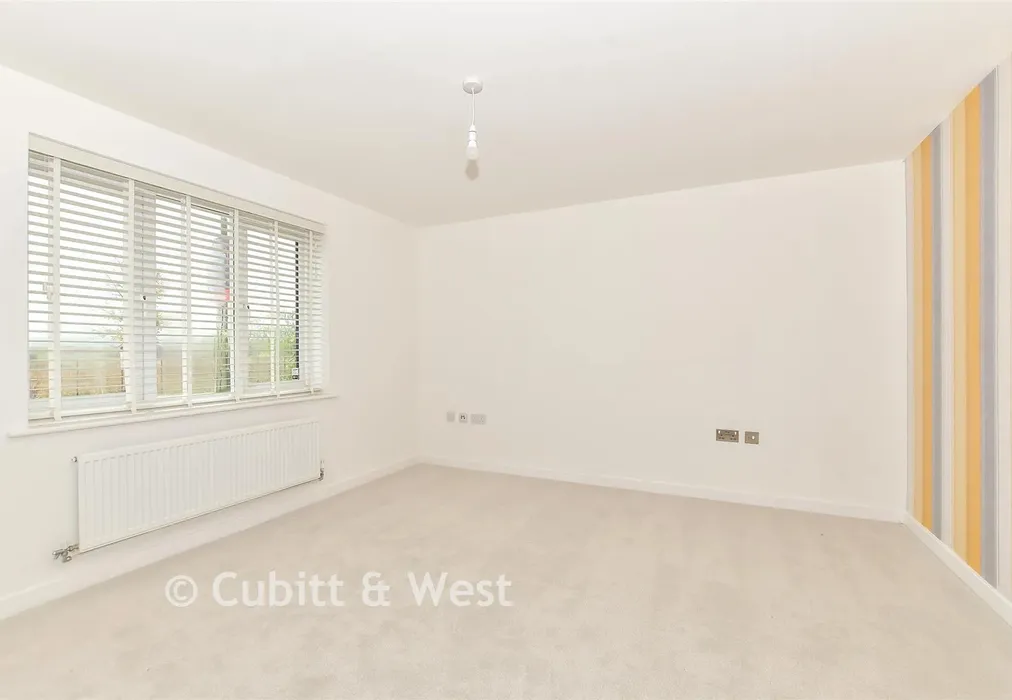 Lounge - Neal Crescent, Littlehampton, West Sussex - Wards of Kent