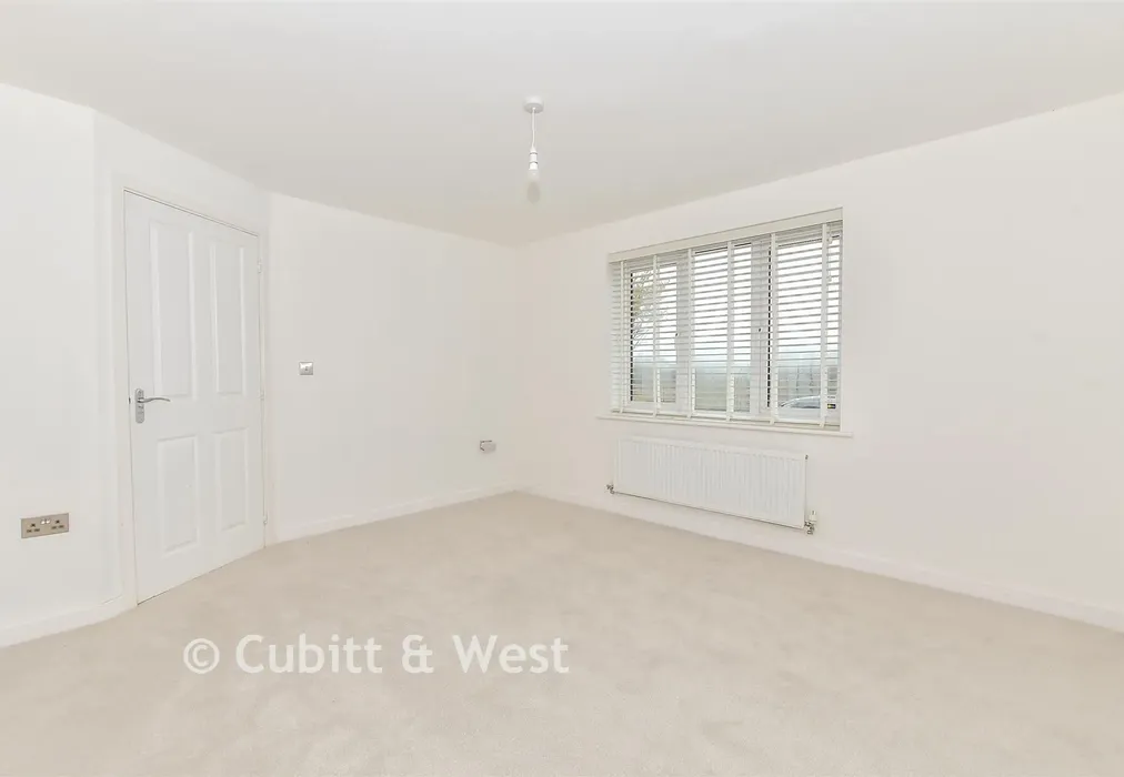 Lounge - Neal Crescent, Littlehampton, West Sussex - Wards of Kent
