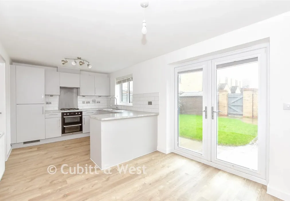 Kitchen/Diner - Neal Crescent, Littlehampton, West Sussex - Wards of Kent