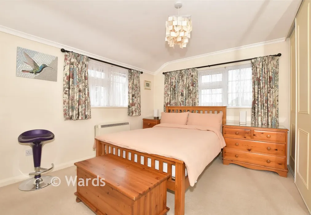 Bedroom 1 - Swan Lane, Sellindge, Ashford, Kent - Wards of Kent
