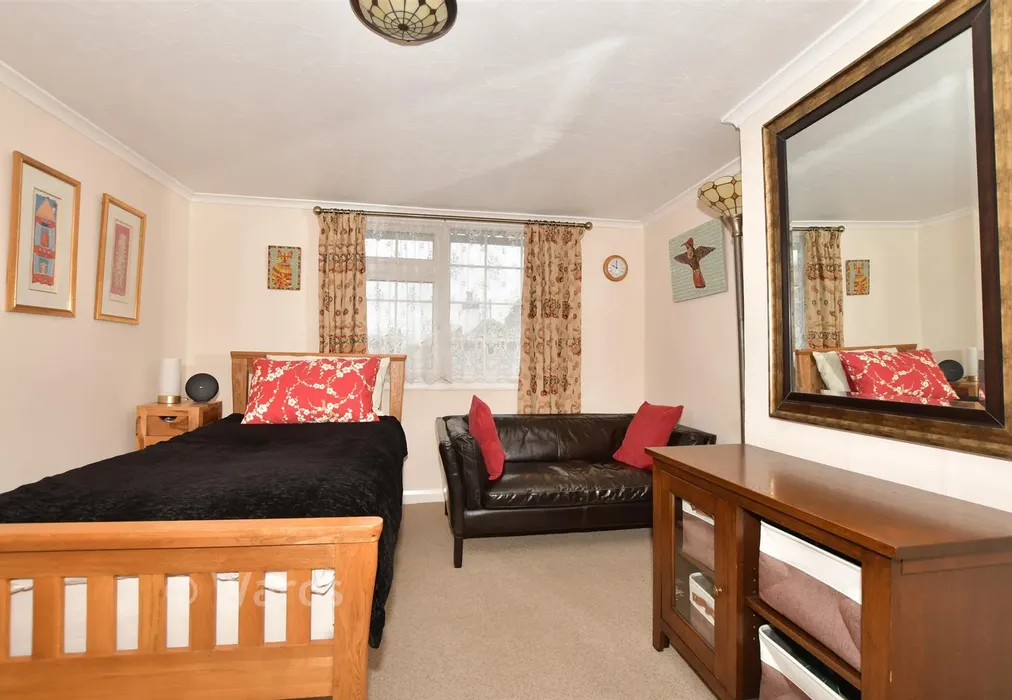 Bedroom 2 - Swan Lane, Sellindge, Ashford, Kent - Wards of Kent
