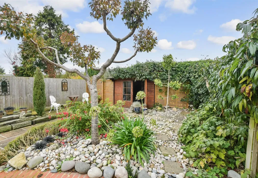 Rear Garden - Swan Lane, Sellindge, Ashford, Kent - Wards of Kent
