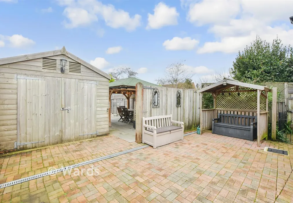 Rear Garden - Swan Lane, Sellindge, Ashford, Kent - Wards of Kent