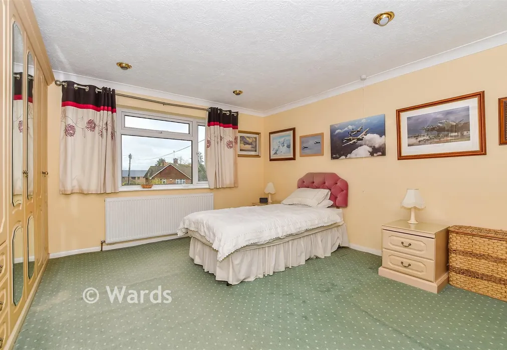 Bedroom 1 - Shoreham Lane, St Michaels, Tenterden, Kent - Wards of Kent