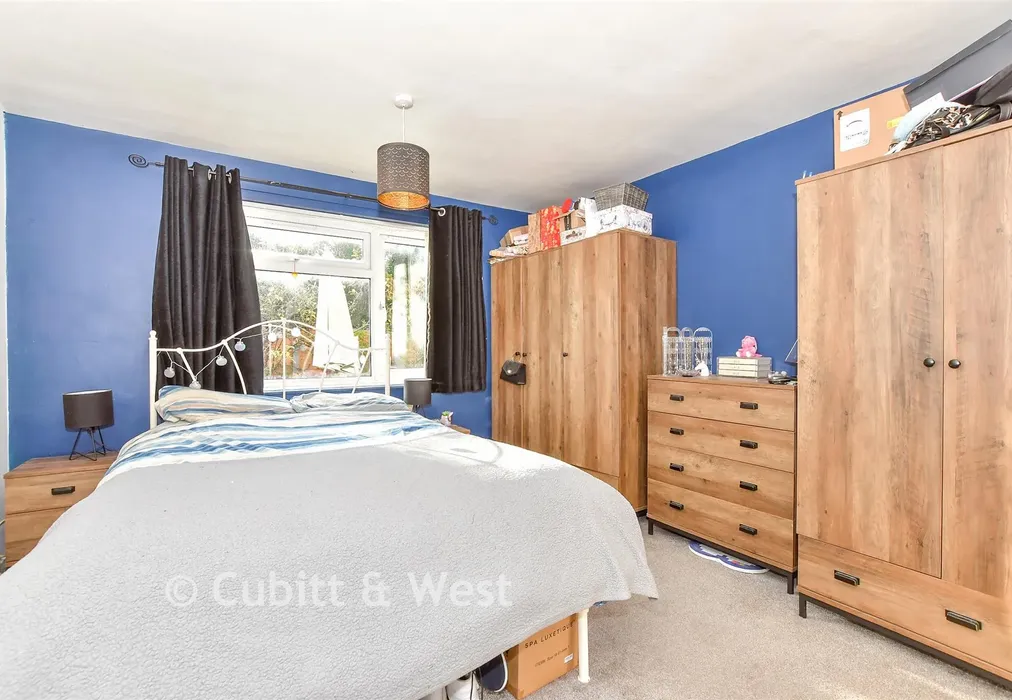 Bedroom - Spinney North, Pulborough, West Sussex - Wards of Kent
