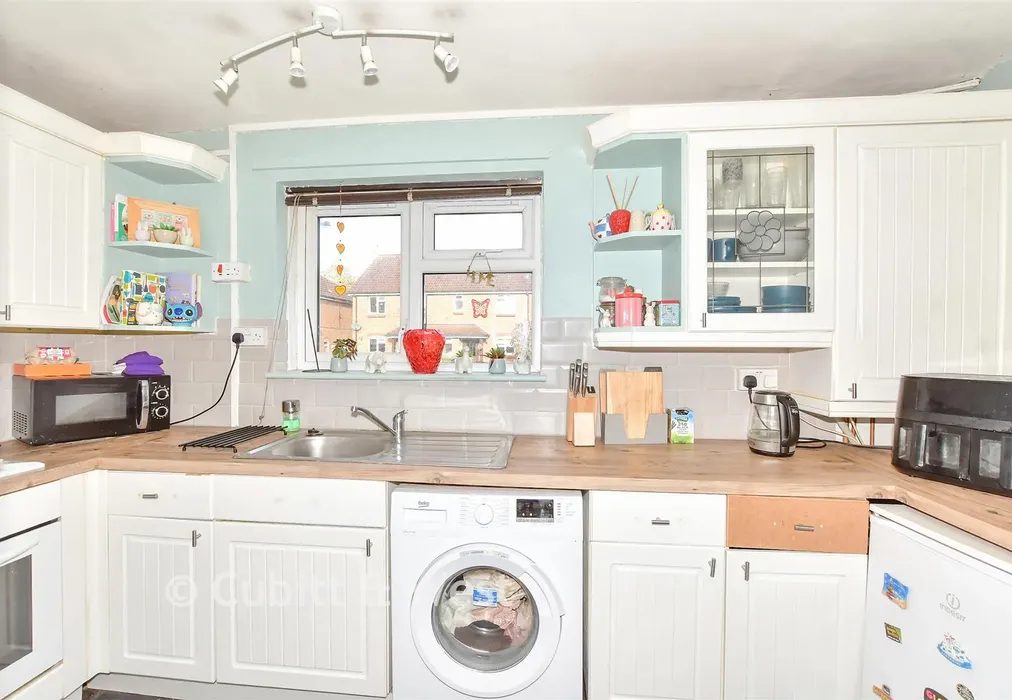 Kitchen - Spinney North, Pulborough, West Sussex - Wards of Kent