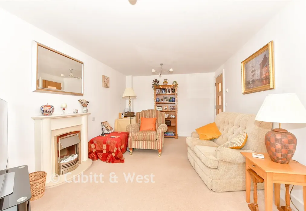 Lounge - Beaconsfield Road, Waterlooville, Hampshire - Wards of Kent