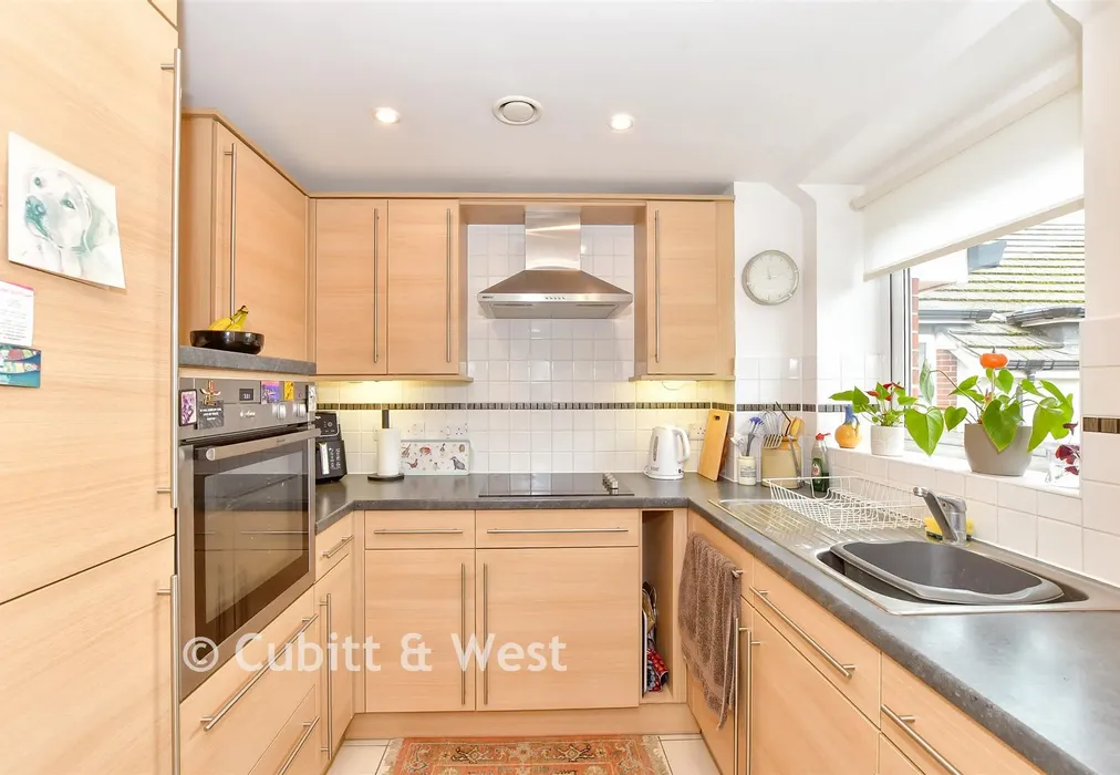 Kitchen - Beaconsfield Road, Waterlooville, Hampshire - Wards of Kent