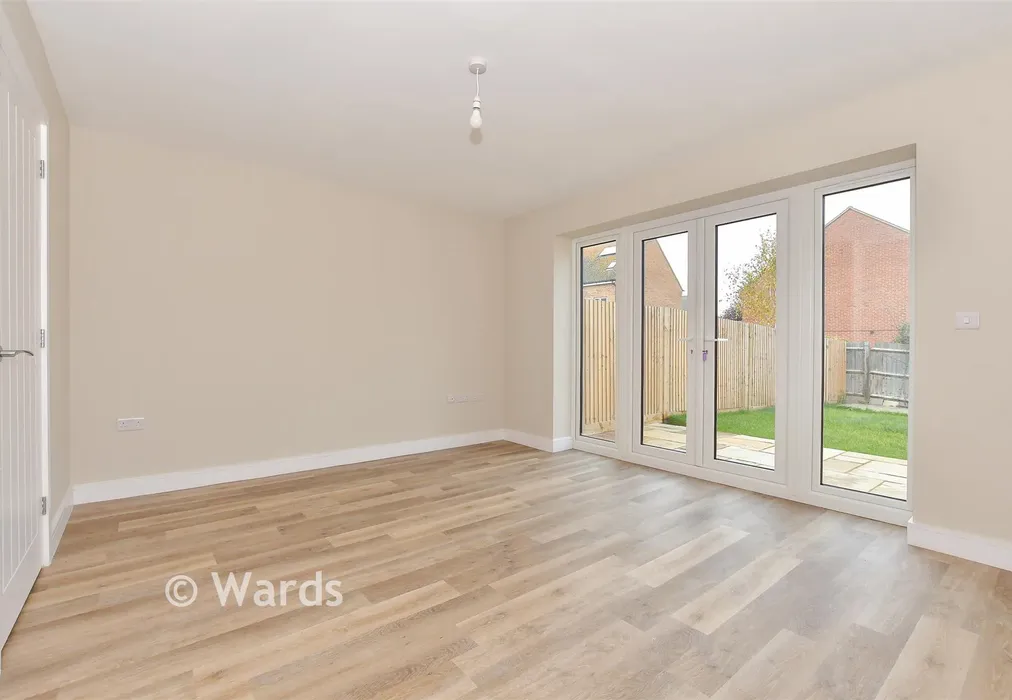 Lounge/Diner - Scocles Farm, Scocles Road, Minster On Sea, Sheerness, Kent - Wards of Kent