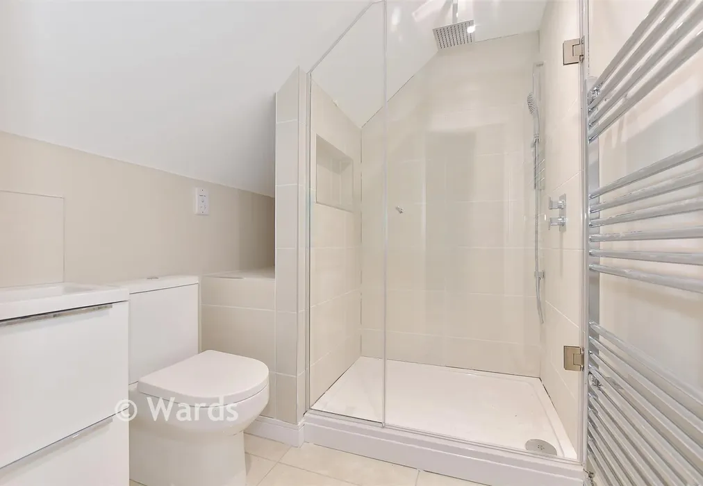 En-Suite Shower Room - Scocles Farm, Scocles Road, Minster On Sea, Sheerness, Kent - Wards of Kent