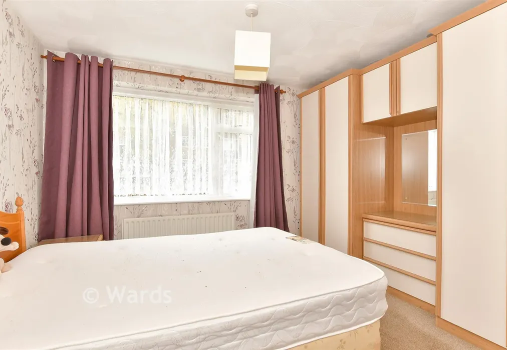 Bedroom 1 - Oakhurst Close, Walderslade, Chatham, Kent - Wards of Kent