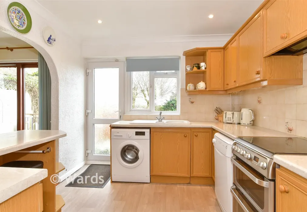 Kitchen - Oakhurst Close, Walderslade, Chatham, Kent - Wards of Kent