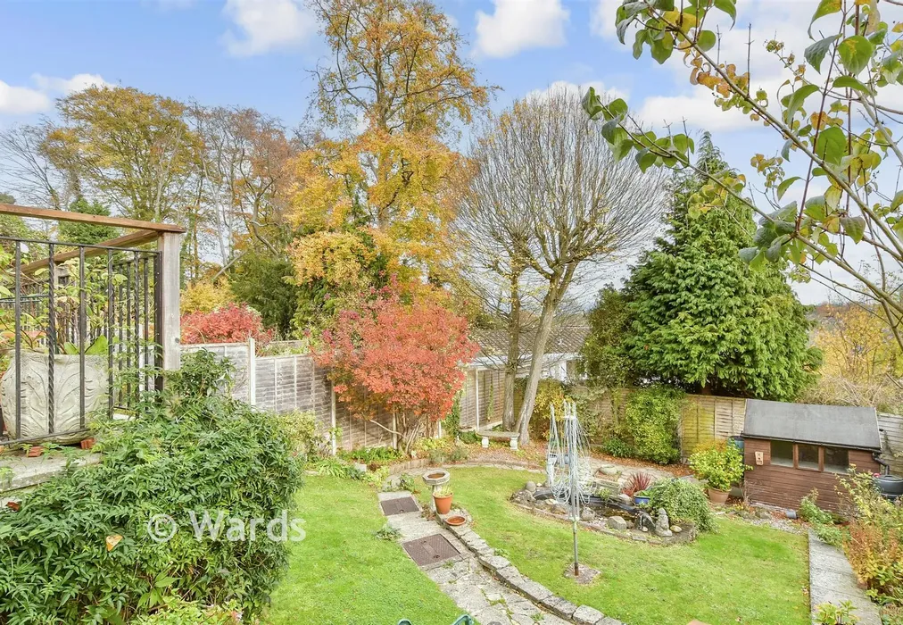 Rear Garden - Oakhurst Close, Walderslade, Chatham, Kent - Wards of Kent