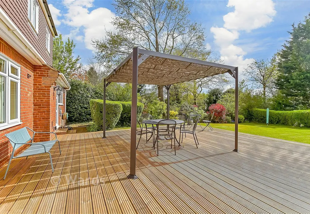 Rear Garden - Manor Rise, Bearsted, Maidstone, Kent - Wards of Kent