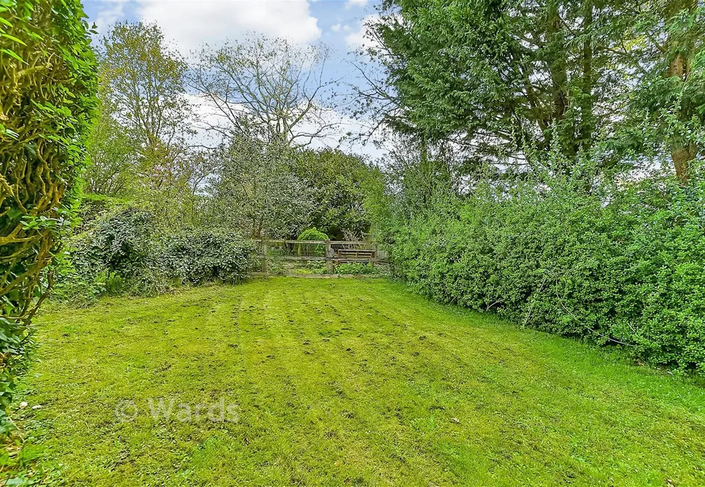 Rear Garden - Manor Rise, Bearsted, Maidstone, Kent - Wards of Kent