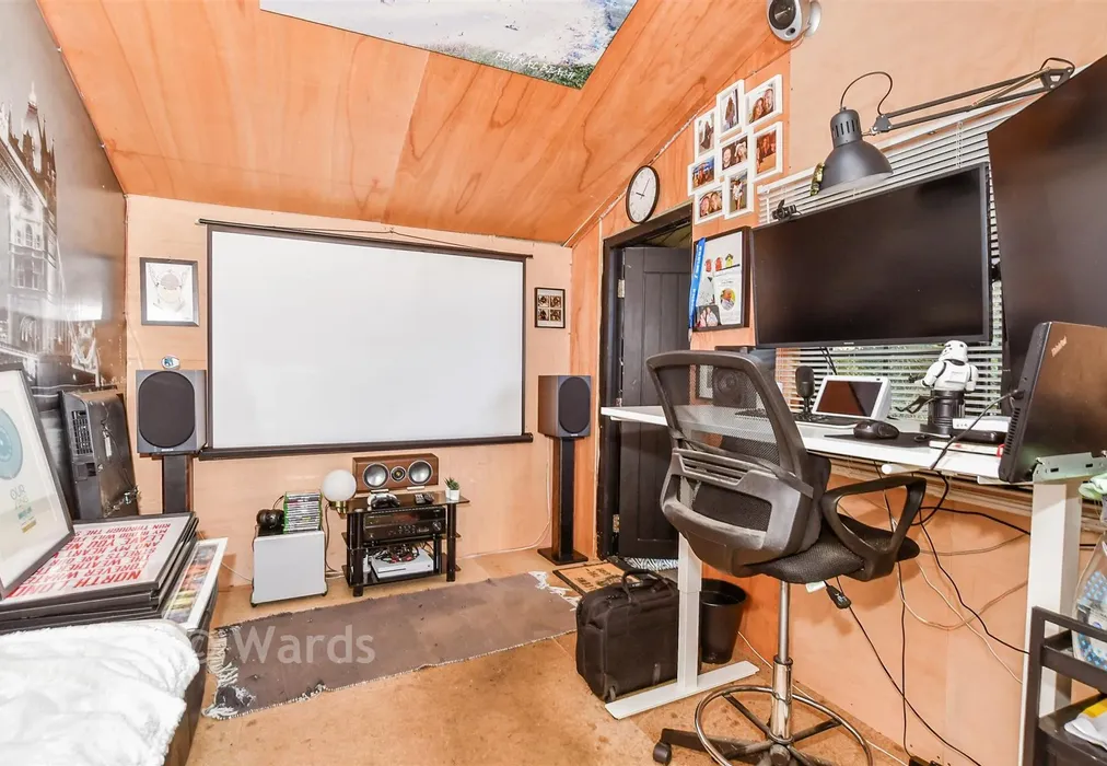 Workshop/Outbuildings - Hastings Road, Maidstone, Kent - Wards of Kent