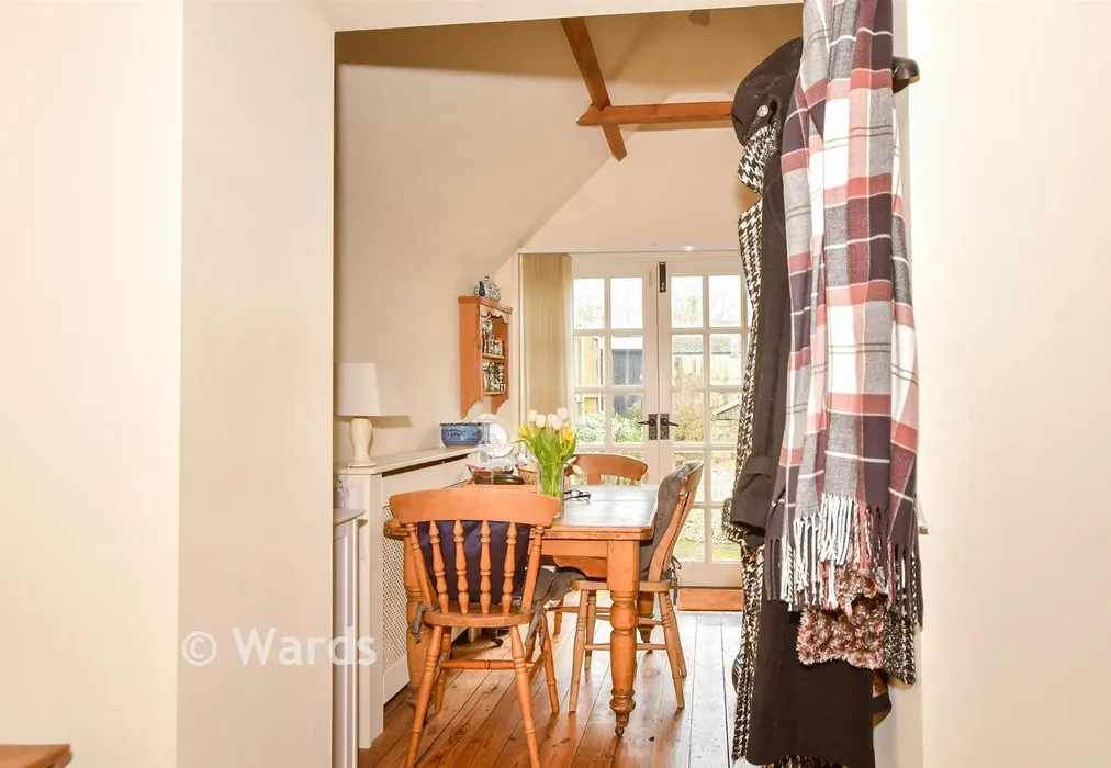 Internal Lifestyle Photograph - Old Saltwood Lane, Saltwood, Hythe, Kent - Wards of Kent