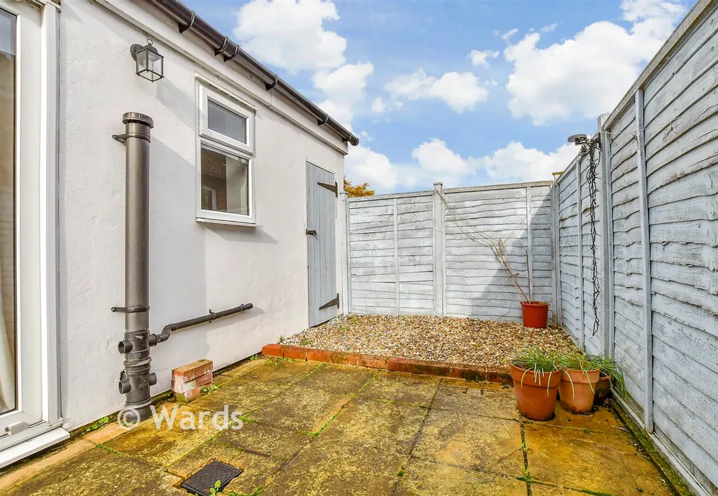 Patio / Decking - Woodside Road, Tonbridge, Kent - Wards of Kent