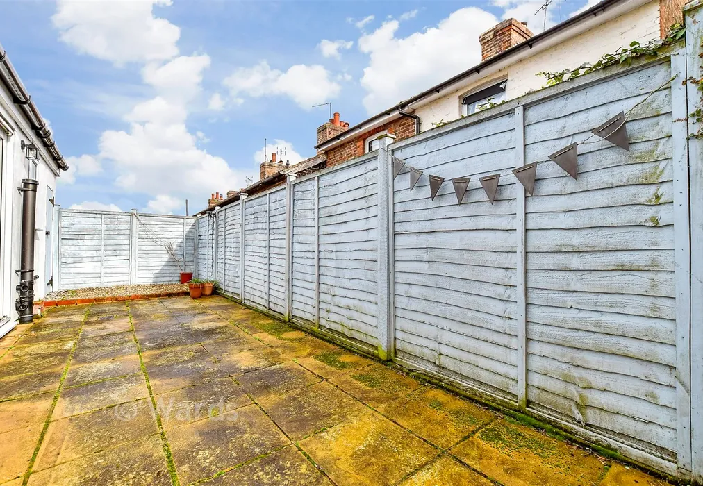 Patio / Decking - Woodside Road, Tonbridge, Kent - Wards of Kent