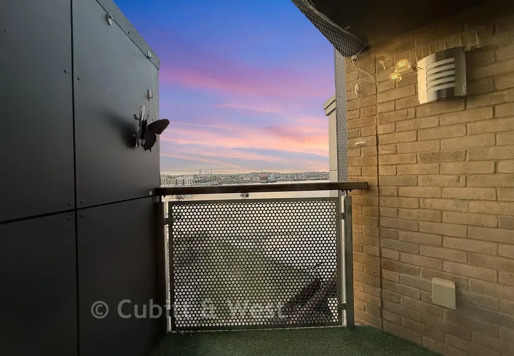 Balcony - High Street, Chatham, Kent - Wards of Kent